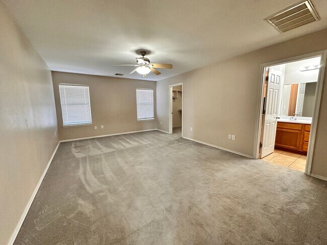 Building Photo - Newer 3 Bedroom off I-240- Move in Deposit-Free! (If Qualified)