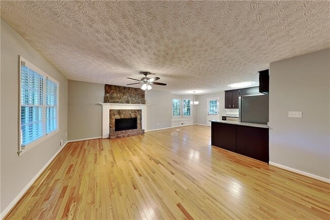 Building Photo - 5225 Shadow Wood Dr