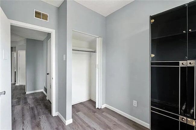 Building Photo - 1406 Superior Ave