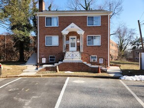 Building Photo - Houston Court