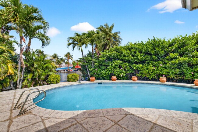 Building Photo - 30 Spanish River Dr