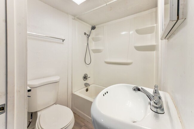 Building Photo - 3222-3224 S Adams Ave