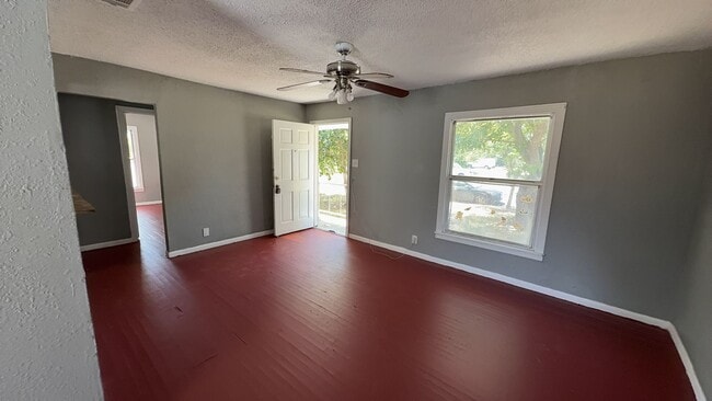 Building Photo - 1207 Gray Dr