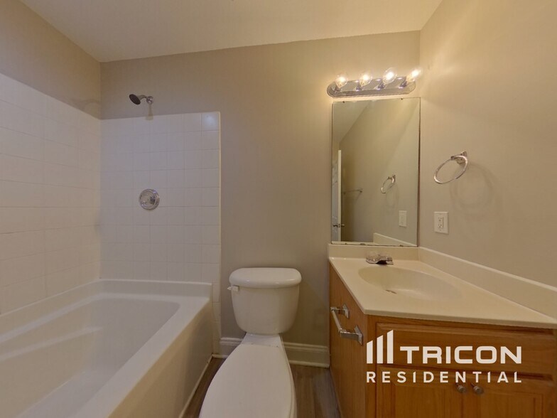 Building Photo - 2538 Terra Dr