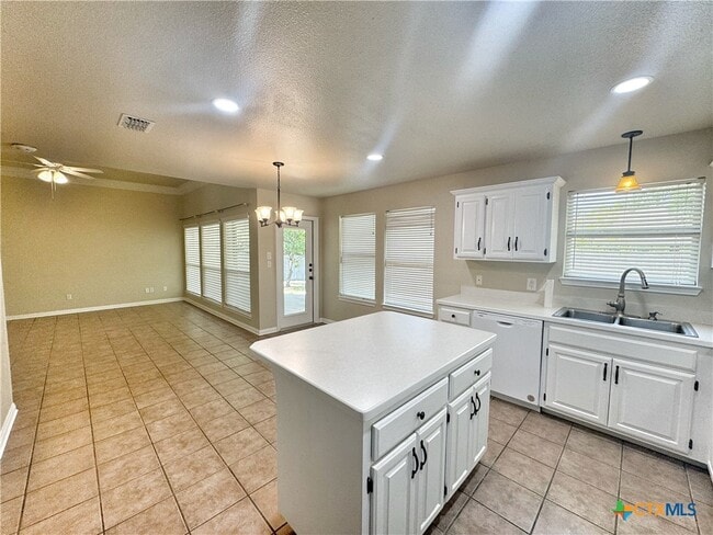 Building Photo - 2062 N Ranch Estates Blvd