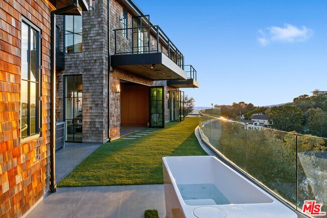 Building Photo - 2020 Cyprean Dr