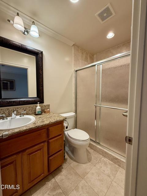 Building Photo - 1104 N Hidalgo Ave