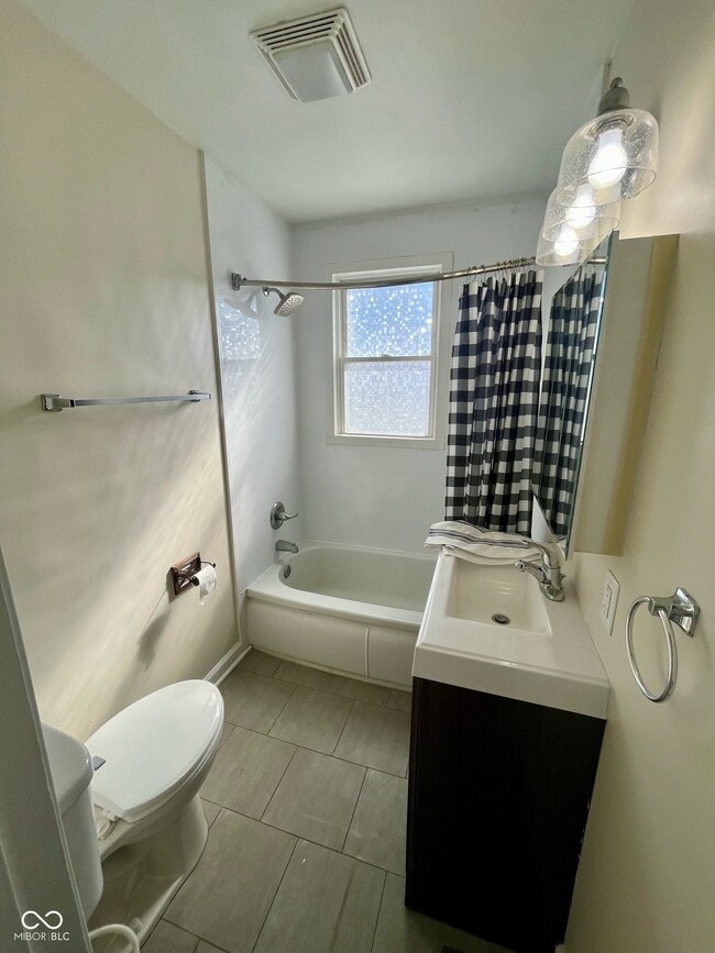 Building Photo - 161 Bosstick Ave