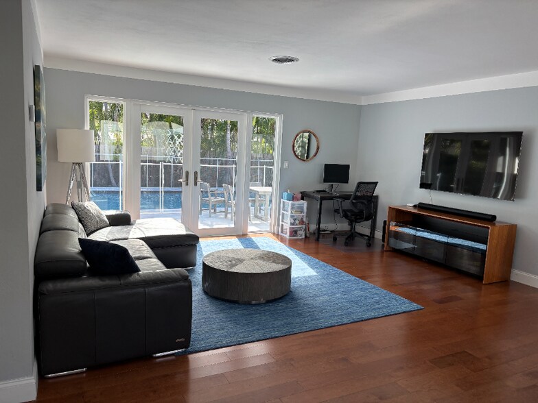 Building Photo - 2432 NE 26th Ave