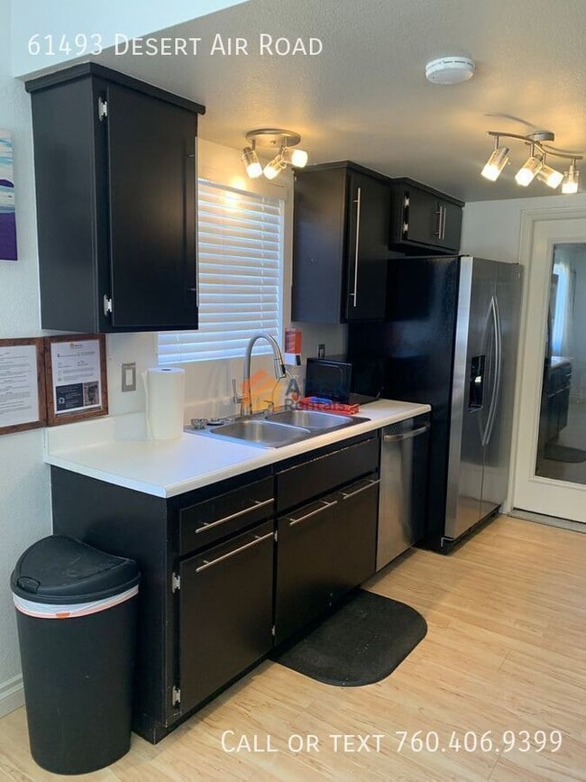 Building Photo - 61493 Desert Air Rd