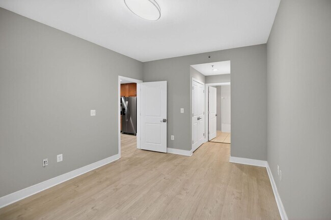 Building Photo - One Bed One Bath Condo in Tenleytown