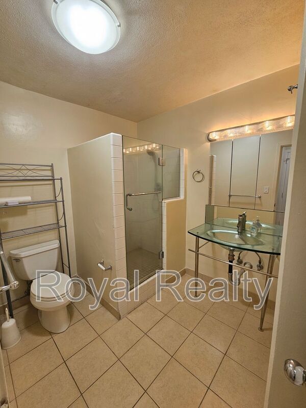 Building Photo - 430 Kaiolu St