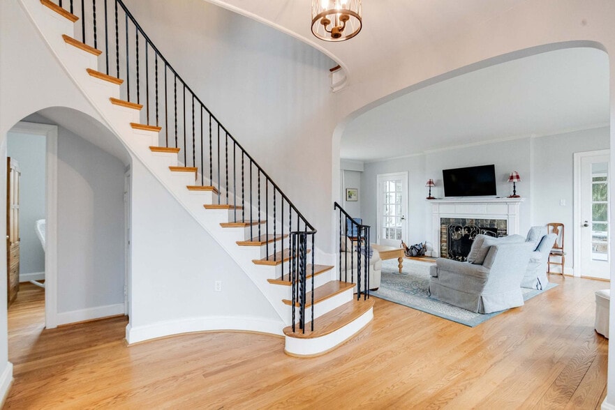 Building Photo - 10417 Liberty Rd