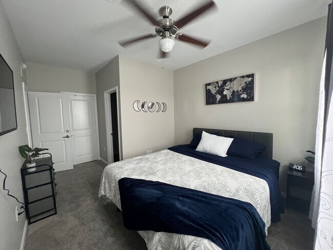 Building Photo - 4 bed 4 bath rental in Rowandale with all utilities included!