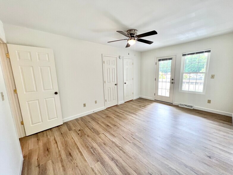 Upper-Front Bedroom - 274 Fleming Rd
