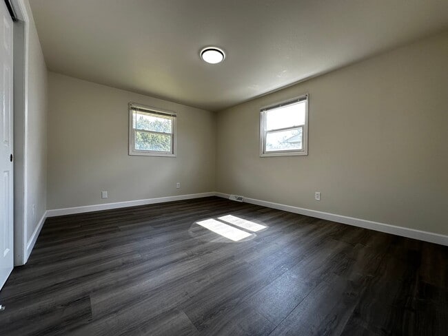 Building Photo - 2746 Nicolet Dr