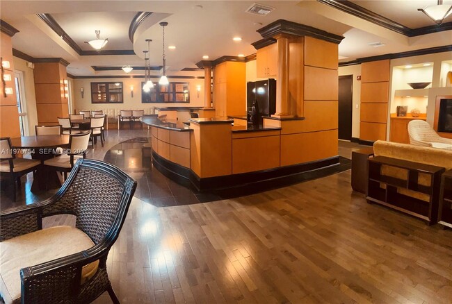 Building Photo - 3001 NE 185th St