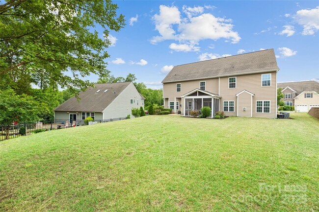 Building Photo - 9229 Perseverance Dr