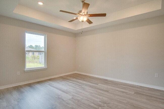 Building Photo - Celebrate the Holidays! Milton Gem – 3BR/2...