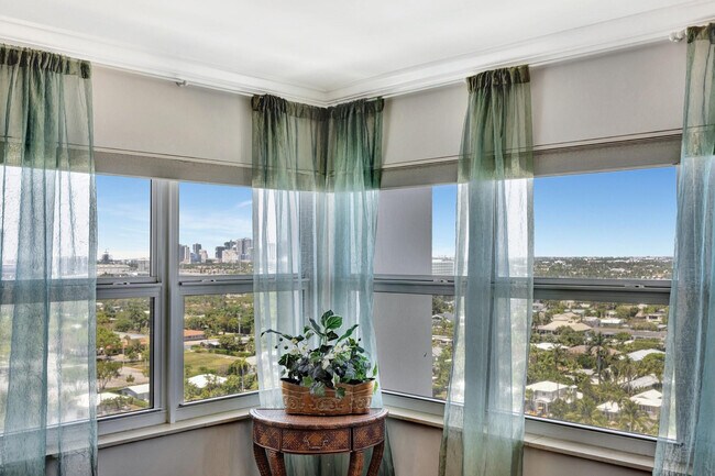 Building Photo - 2100 S Ocean Dr