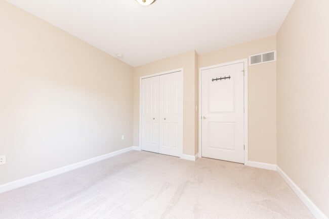 Building Photo - 51344 E Bourne Terrace