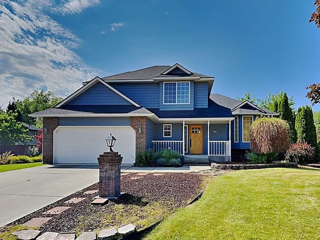 Primary Photo - Stunning 4-Bed, 3-Bath Home in Spokane Val...