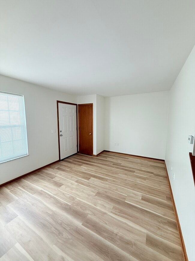 living - 20 Eastgate Ave W