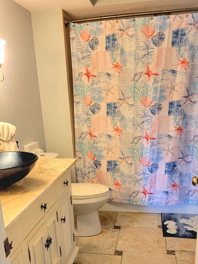 Building Photo - 202 Pinebrook Dr