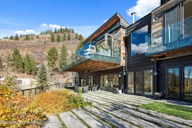 Building Photo - 191 Skimming Ln