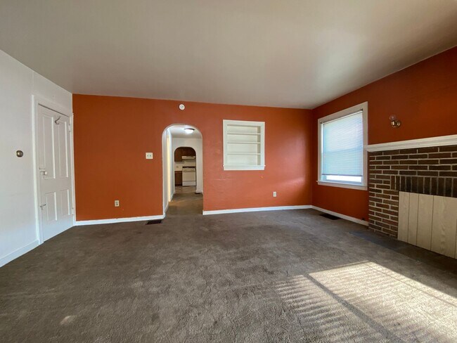 Building Photo - 68037 Franklin St