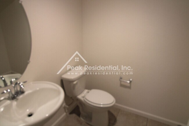 Building Photo - Very Nice 3bd/2.5ba North Natomas Home wit...