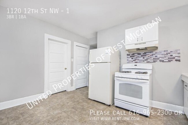 Building Photo - Available Now | 3 Bedroom 1 Bathroom Lower...