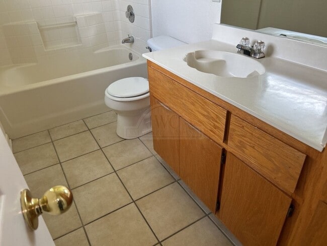 Building Photo - 2807 Edgefield St