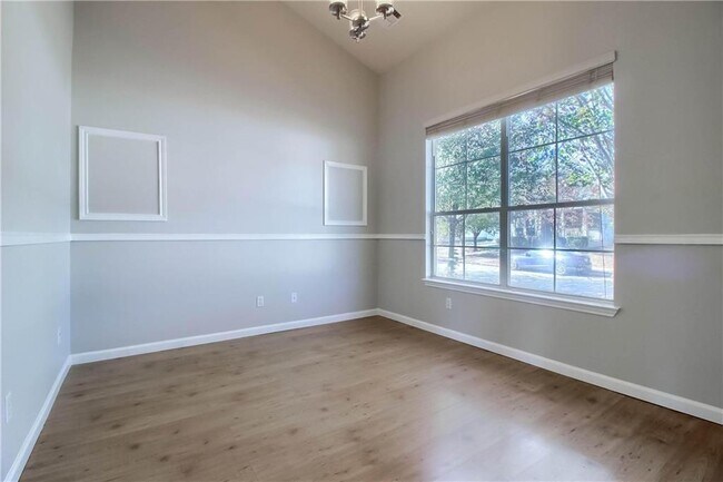 Building Photo - 706 Big Spring Dr