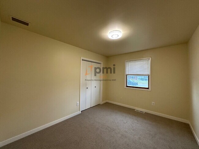 Building Photo - 2836 W 63rd Ln