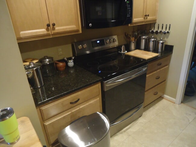 Building Photo - 11347 Cromwell Ct