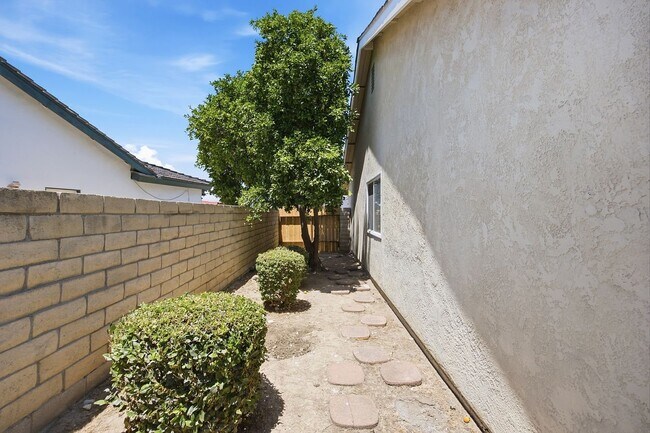 Building Photo - 17006 Countrypark Ln