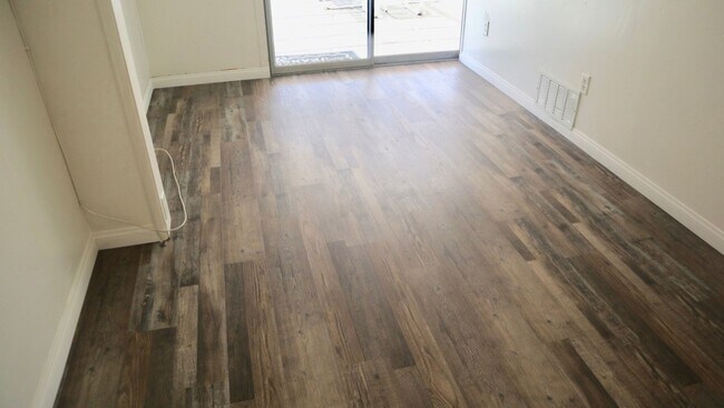 Building Photo - Available August 2026- 5 Bedroom with a POOL - on MARY LANE