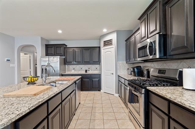 Building Photo - 9124 Golden Hollow Ln