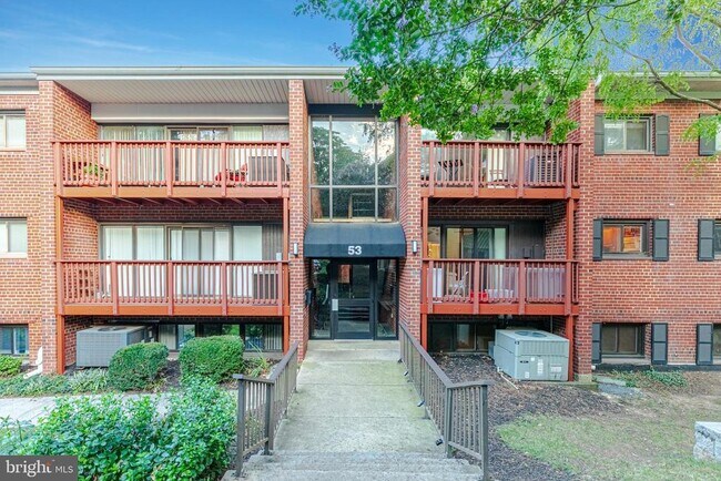 Building Photo - 53 Skyhill Rd