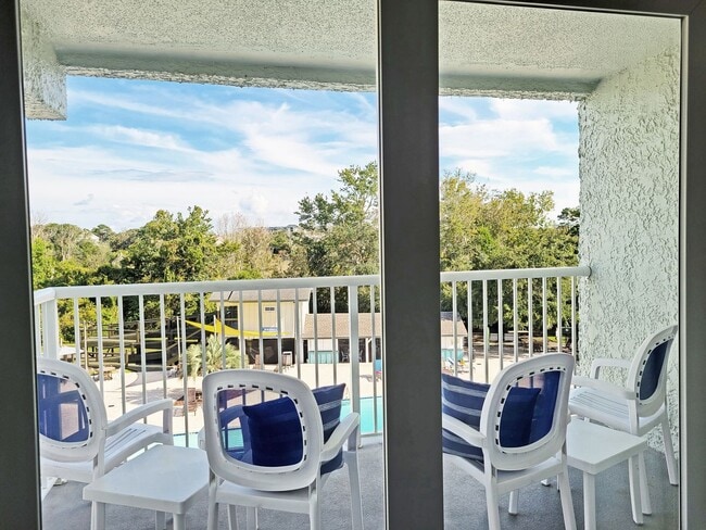 Building Photo - Summerhouse 310