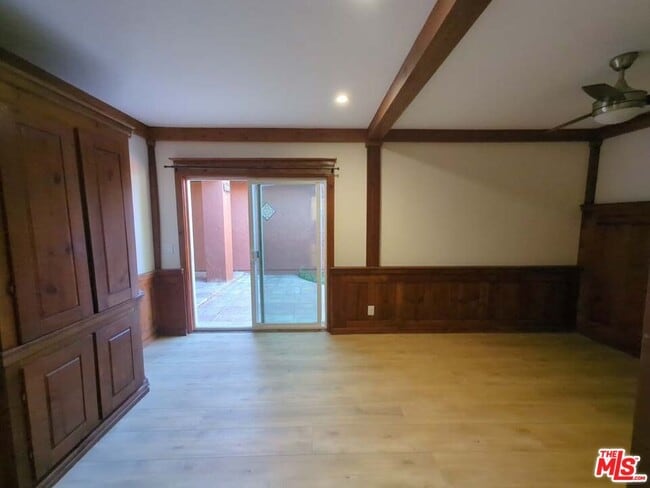 Building Photo - 6656 Swan St