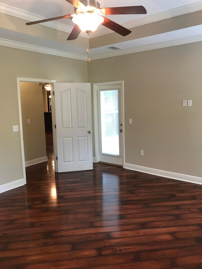 Building Photo - 24 Mozart Ln