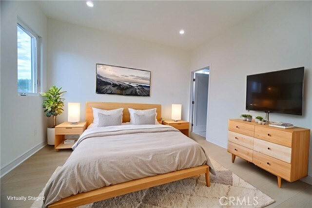 Building Photo - 259 S Ave 54