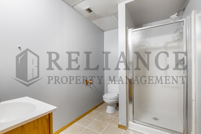 Building Photo - 2126 N Pine Grove St