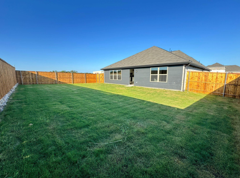 Building Photo - 3300 Kingdom Dr