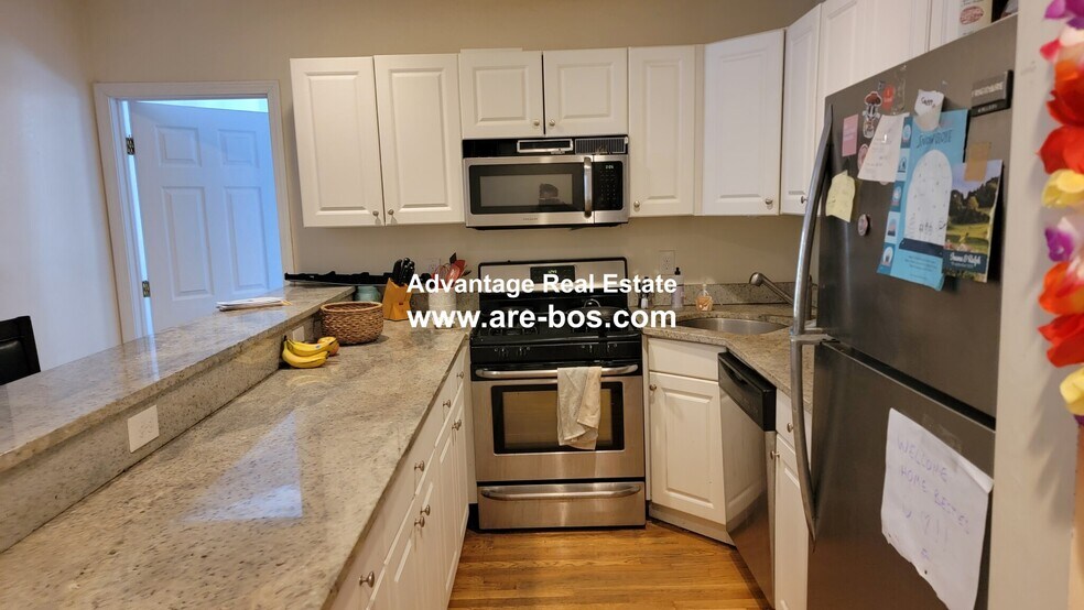 Building Photo - 66 Egmont St