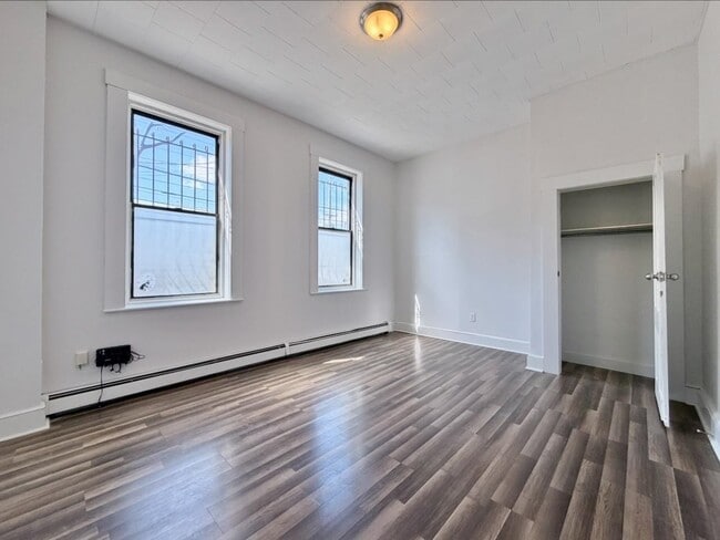 Building Photo - 592 Palisade Ave