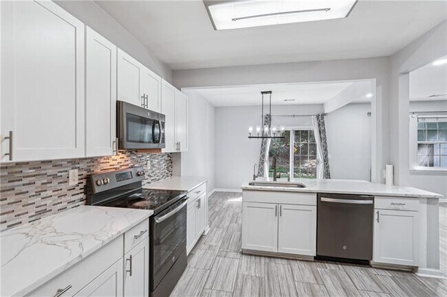 Building Photo - 545 Windstone Trail