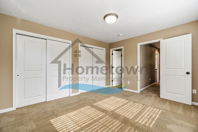 Building Photo - 3 Bedroom 3 Bathroom Home with Attached 2 Car Garage Available in Coeur d'Alene!